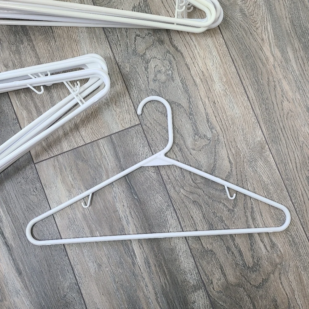 20 White Plastic Hangers | Closet Organizing